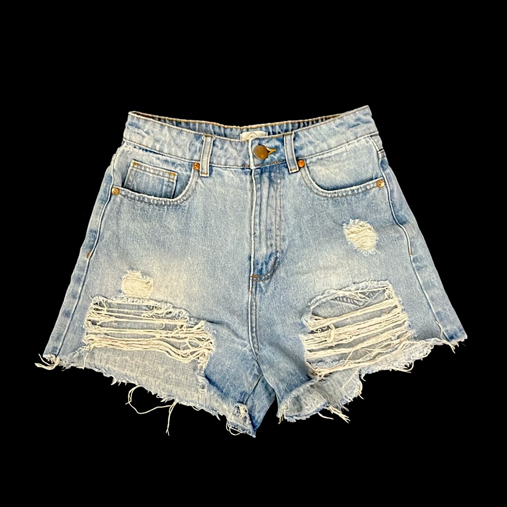 Cotton On high waisted shorts. Size 4. Used.